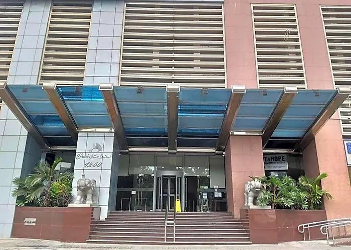Aparthotel Embassy Front Pearl Of The Orient