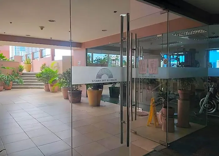 Embassy Front Pearl Of The Orient Aparthotel *